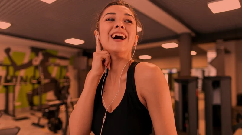 Música ajuda a motivar na hora da academia.