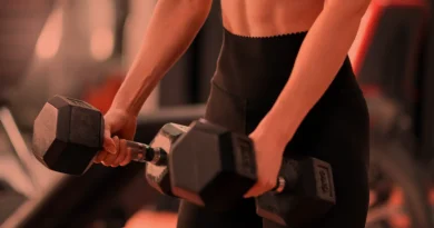 Treino avulso na academia de musculação. Foto: Freepik