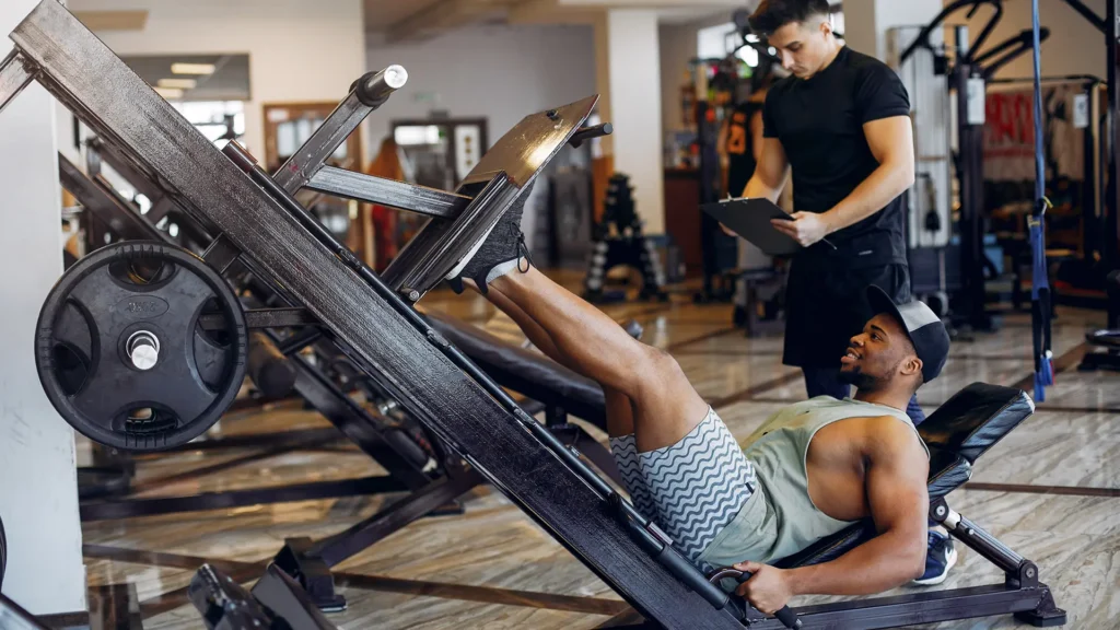 Treino de pernas para ganho de massa muscular e força. Foto: Freepik